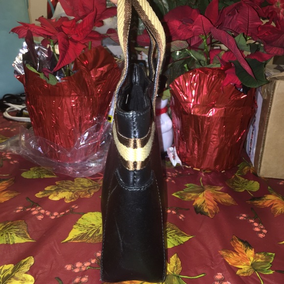 SOLD Authentic Gucci Tote - Picture 5 of 7